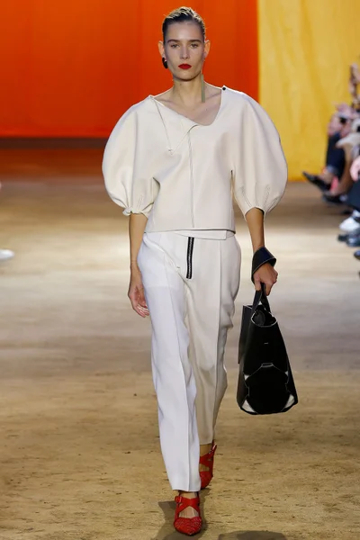 Look 22
